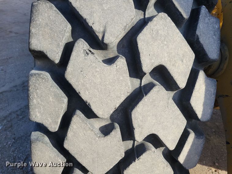 image for item NB9807 1998 Komatsu WA320-3L wheel loader