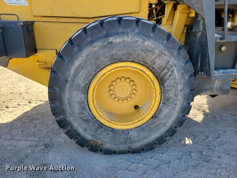 image for item NB9807 1998 Komatsu WA320-3L wheel loader