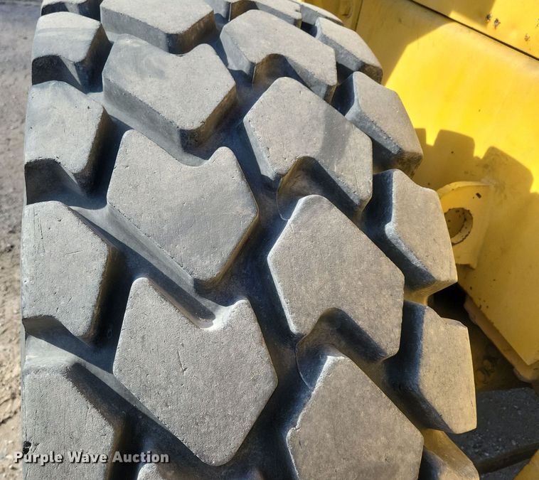 image for item NB9807 1998 Komatsu WA320-3L wheel loader