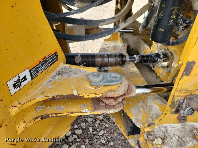 image for item NB9811 1999 John Deere  544H wheel loader