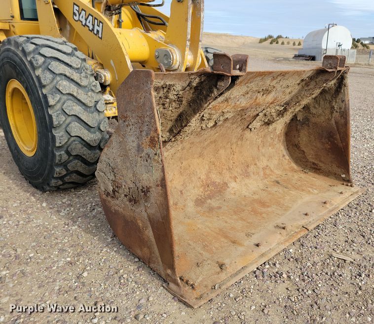 image for item NB9811 1999 John Deere  544H wheel loader