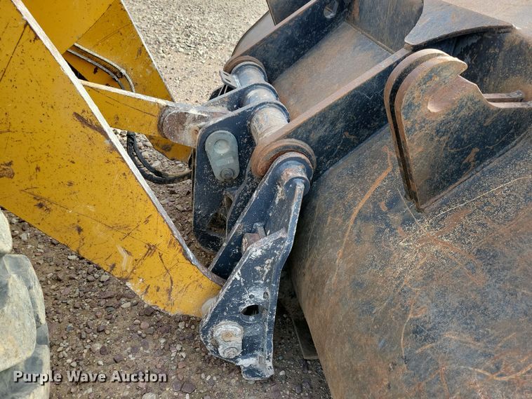 image for item NB9811 1999 John Deere  544H wheel loader