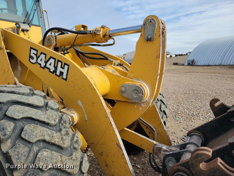 image for item NB9811 1999 John Deere  544H wheel loader