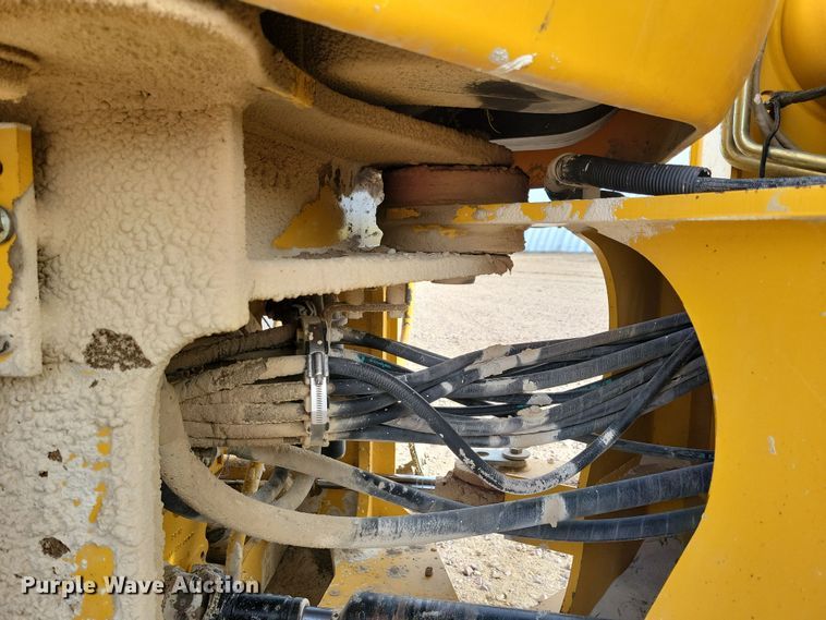 image for item NB9811 1999 John Deere  544H wheel loader