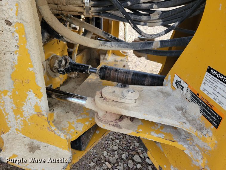 image for item NB9811 1999 John Deere  544H wheel loader