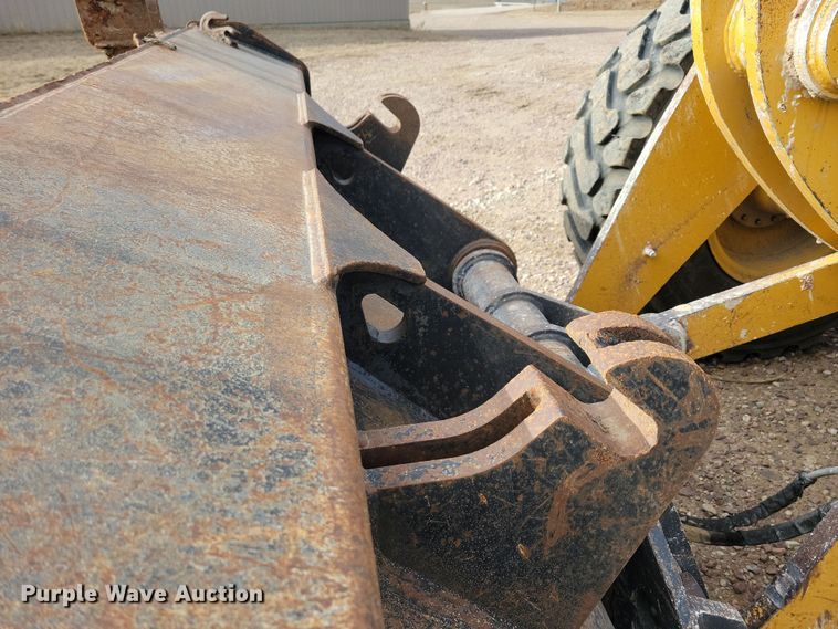 image for item NB9811 1999 John Deere  544H wheel loader