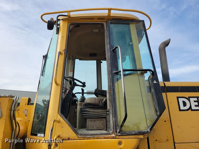 image for item NB9811 1999 John Deere  544H wheel loader