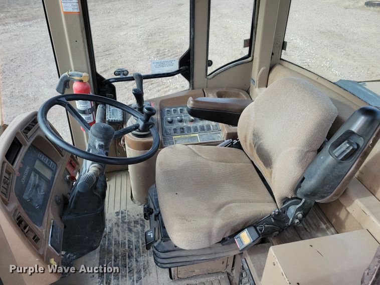 image for item NB9811 1999 John Deere  544H wheel loader