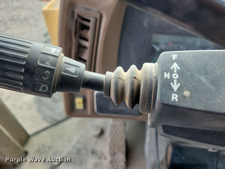 image for item NB9811 1999 John Deere  544H wheel loader