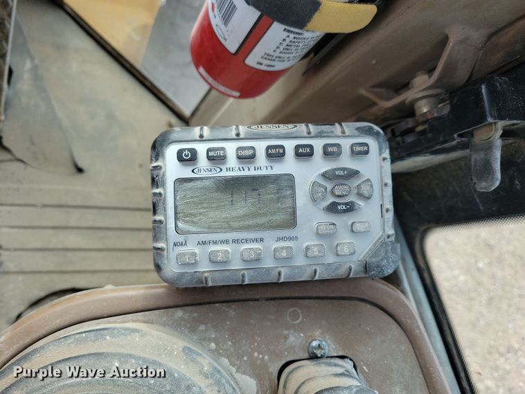 image for item NB9811 1999 John Deere  544H wheel loader