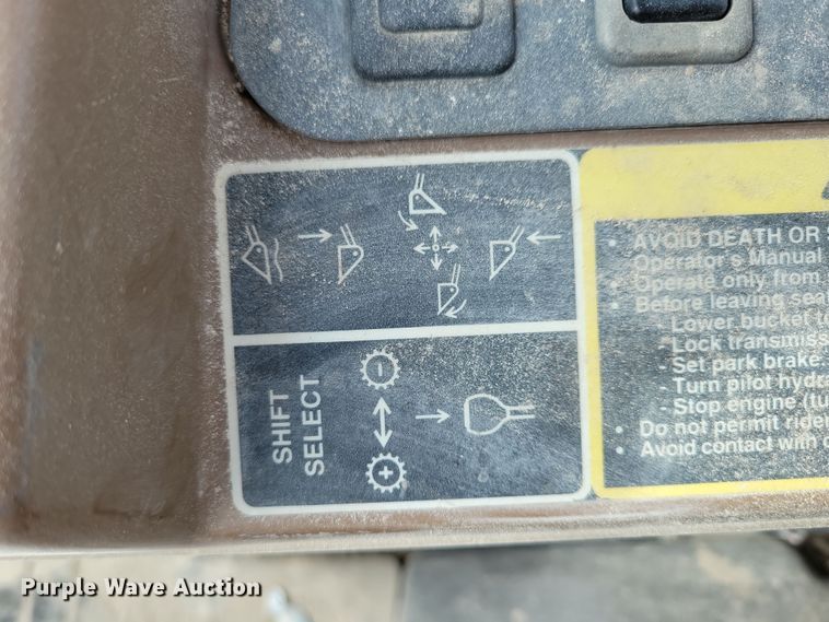 image for item NB9811 1999 John Deere  544H wheel loader