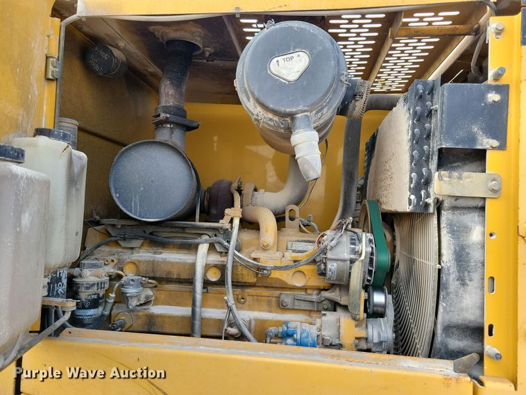 image for item NB9811 1999 John Deere  544H wheel loader