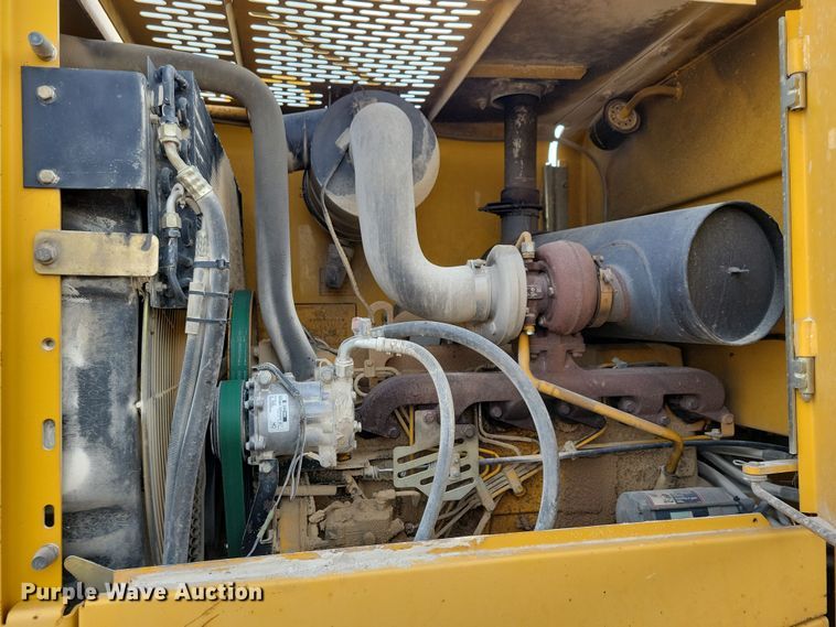 image for item NB9811 1999 John Deere  544H wheel loader