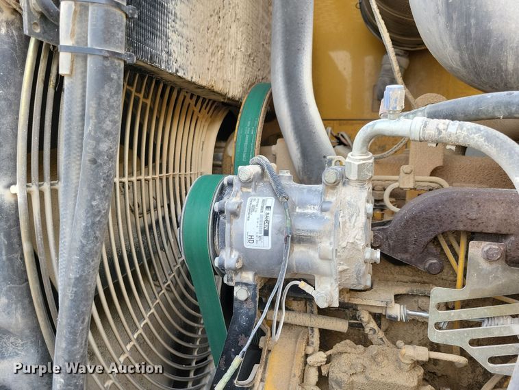 image for item NB9811 1999 John Deere  544H wheel loader