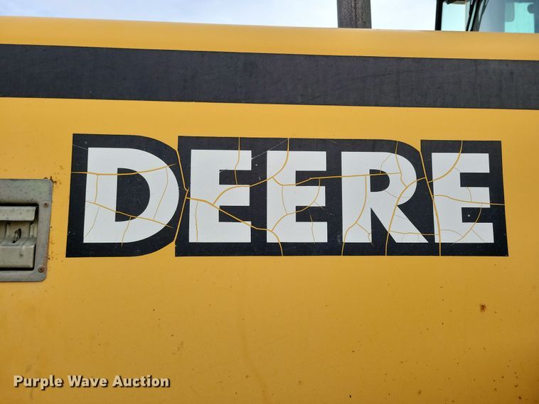 image for item NB9811 1999 John Deere  544H wheel loader