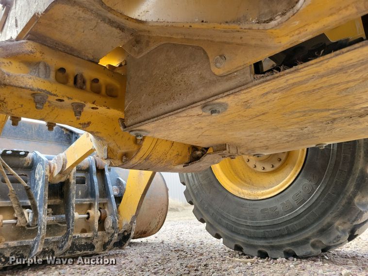 image for item NB9811 1999 John Deere  544H wheel loader