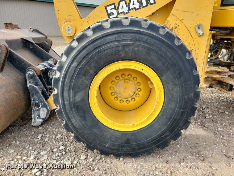 image for item NB9811 1999 John Deere  544H wheel loader
