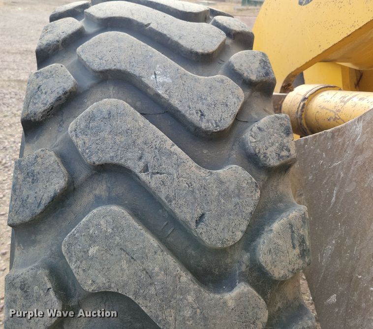 image for item NB9811 1999 John Deere  544H wheel loader