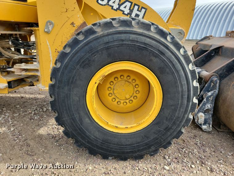 image for item NB9811 1999 John Deere  544H wheel loader