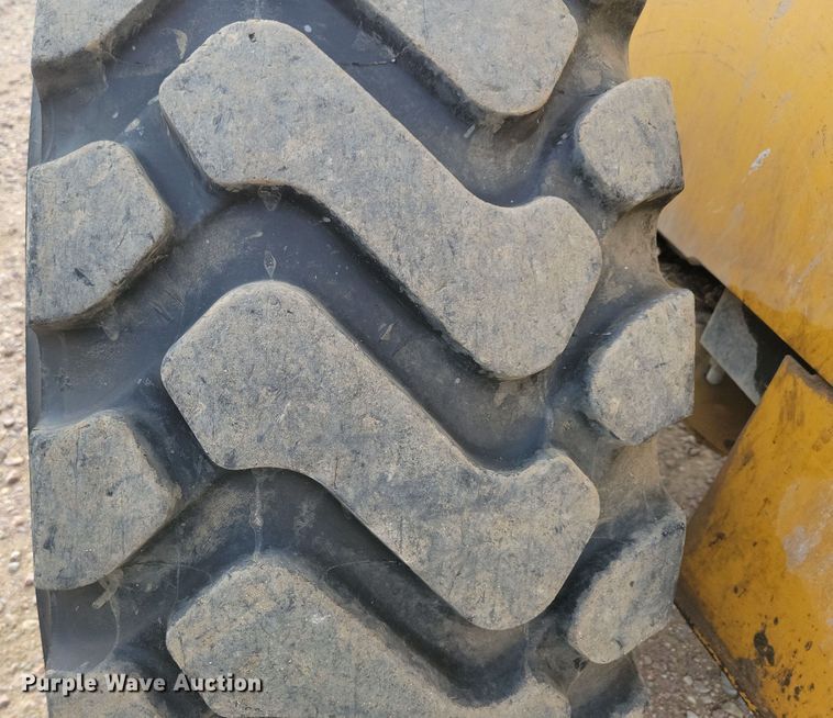 image for item NB9811 1999 John Deere  544H wheel loader