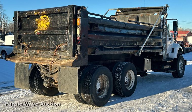 image for item NJ9737 2004 International 7400 dump truck