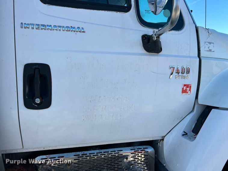 image for item NJ9737 2004 International 7400 dump truck