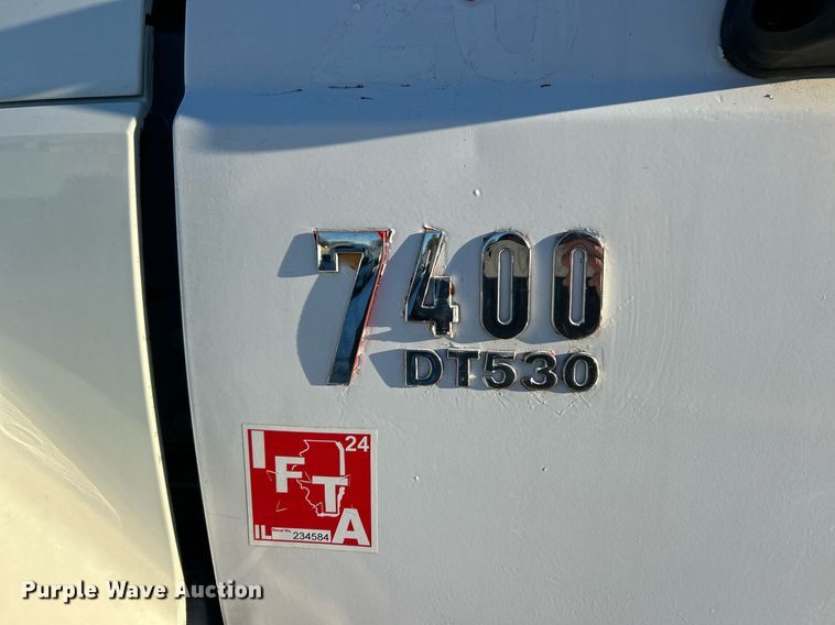 image for item NJ9737 2004 International 7400 dump truck