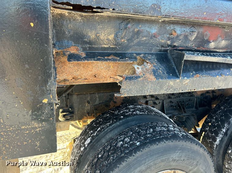 image for item NJ9737 2004 International 7400 dump truck