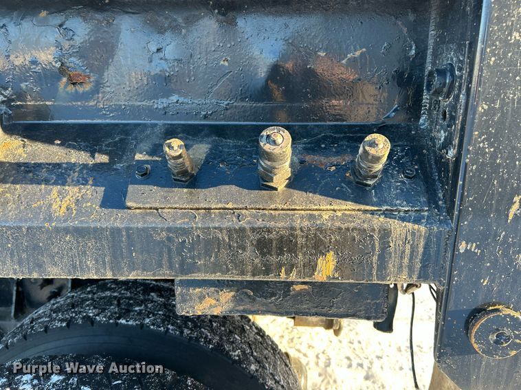 image for item NJ9737 2004 International 7400 dump truck