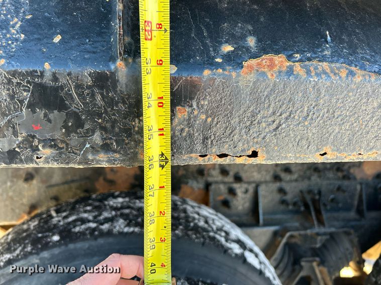 image for item NJ9737 2004 International 7400 dump truck