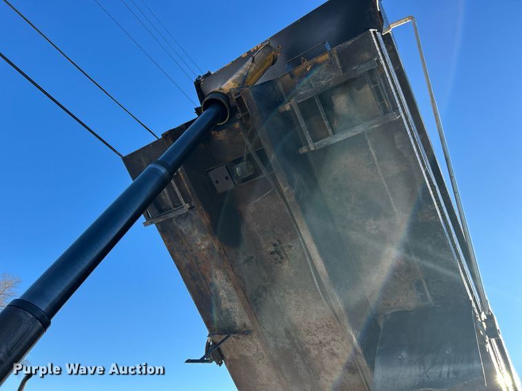 image for item NJ9737 2004 International 7400 dump truck