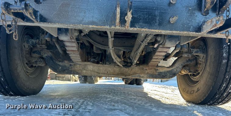 image for item NJ9737 2004 International 7400 dump truck