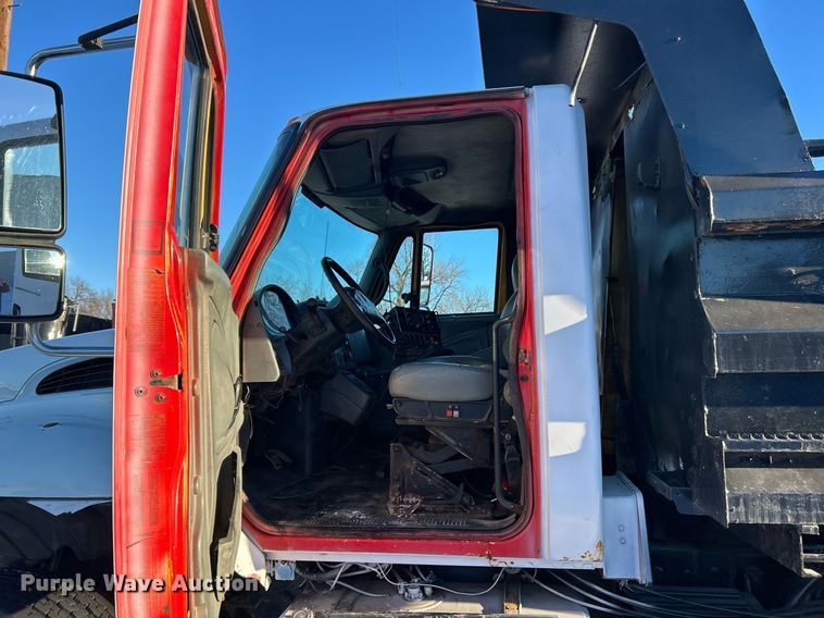 image for item NJ9737 2004 International 7400 dump truck