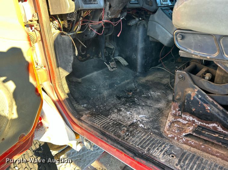 image for item NJ9737 2004 International 7400 dump truck