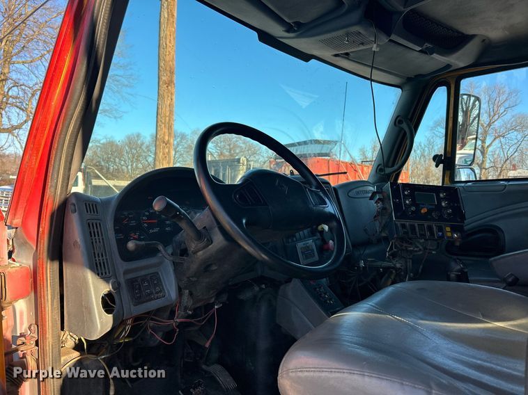 image for item NJ9737 2004 International 7400 dump truck