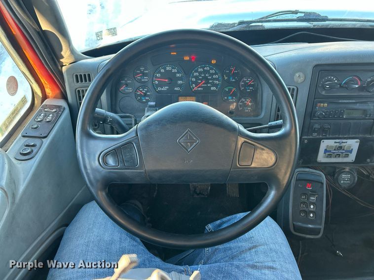 image for item NJ9737 2004 International 7400 dump truck