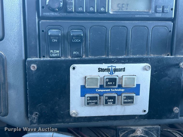 image for item NJ9737 2004 International 7400 dump truck