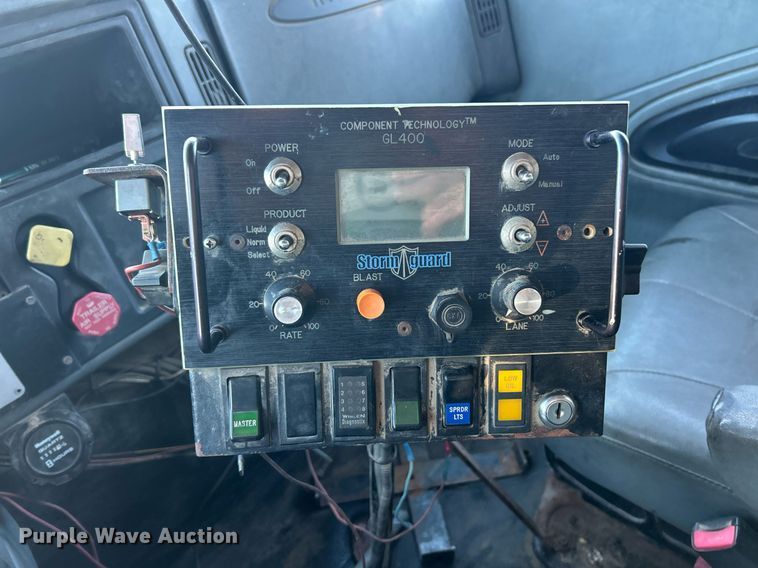 image for item NJ9737 2004 International 7400 dump truck