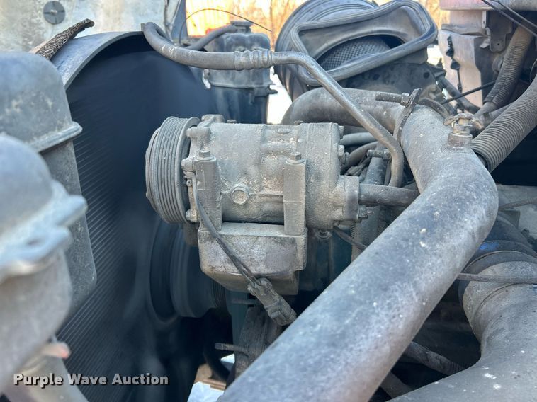 image for item NJ9737 2004 International 7400 dump truck