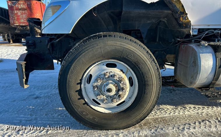 image for item NJ9737 2004 International 7400 dump truck