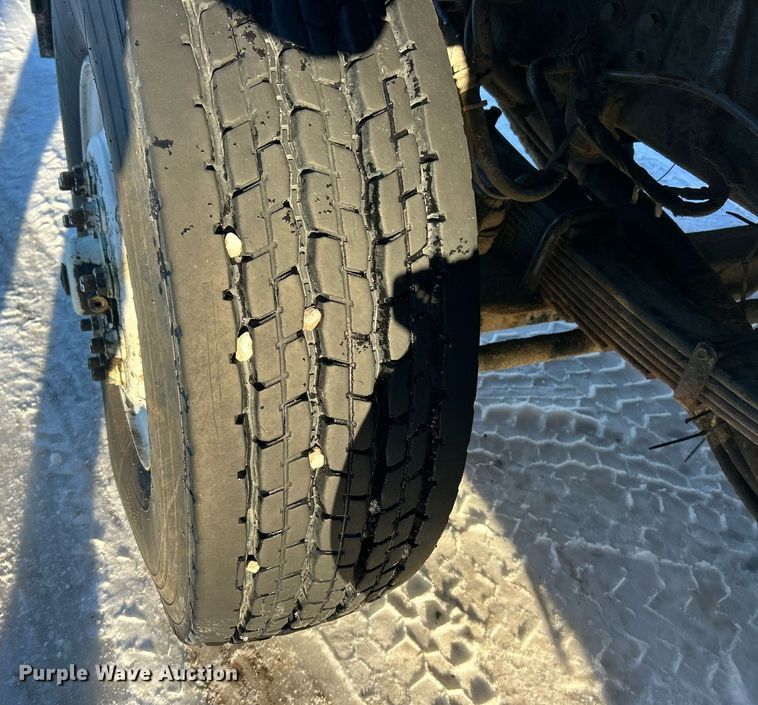 image for item NJ9737 2004 International 7400 dump truck