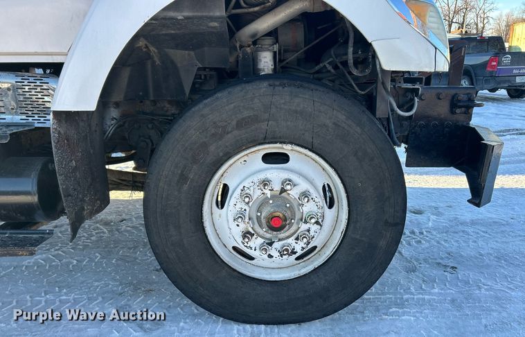 image for item NJ9737 2004 International 7400 dump truck