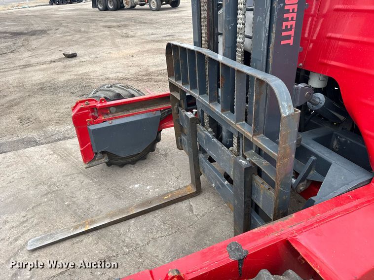 image for item NN9565 2006 Moffett M55 forklift