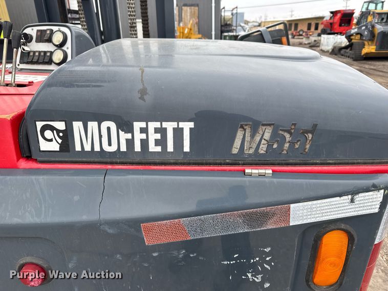 image for item NN9565 2006 Moffett M55 forklift
