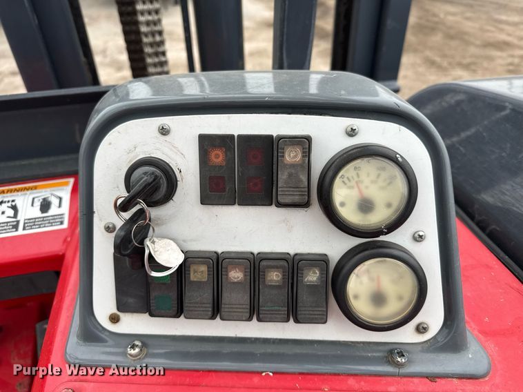 image for item NN9565 2006 Moffett M55 forklift