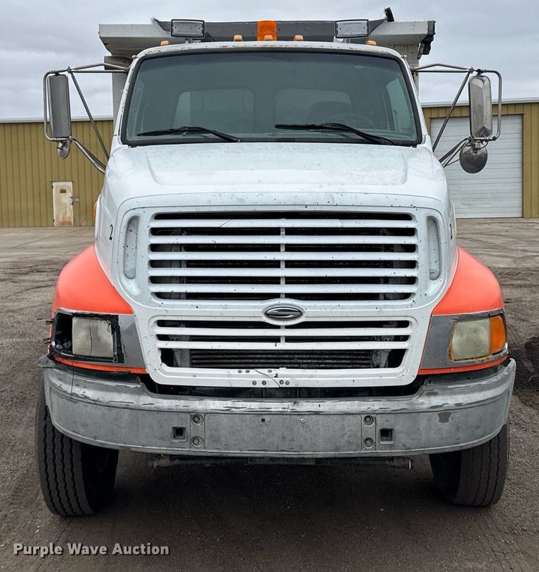 image for item NN9568 2000 Sterling A/AT9500 dump truck