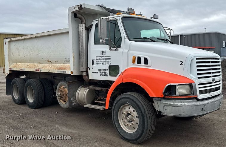 image for item NN9568 2000 Sterling A/AT9500 dump truck