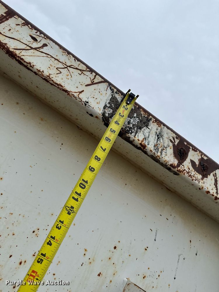 image for item NN9568 2000 Sterling A/AT9500 dump truck