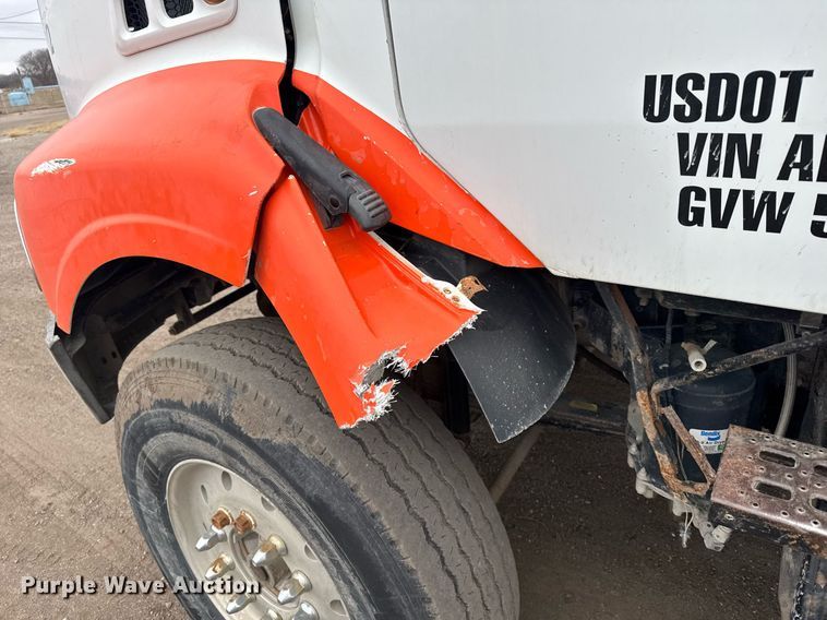 image for item NN9568 2000 Sterling A/AT9500 dump truck