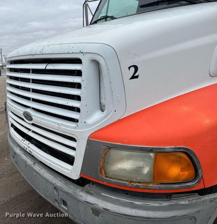 image for item NN9568 2000 Sterling A/AT9500 dump truck